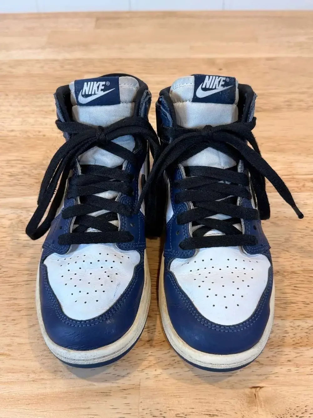 Air Jordan 1 Retro High OG 'Midnight Navy' Sneakers kids Size 2Y